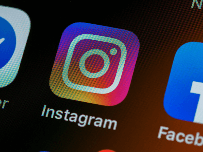 Qual a importância de gravar stories do Instagram para empresas?